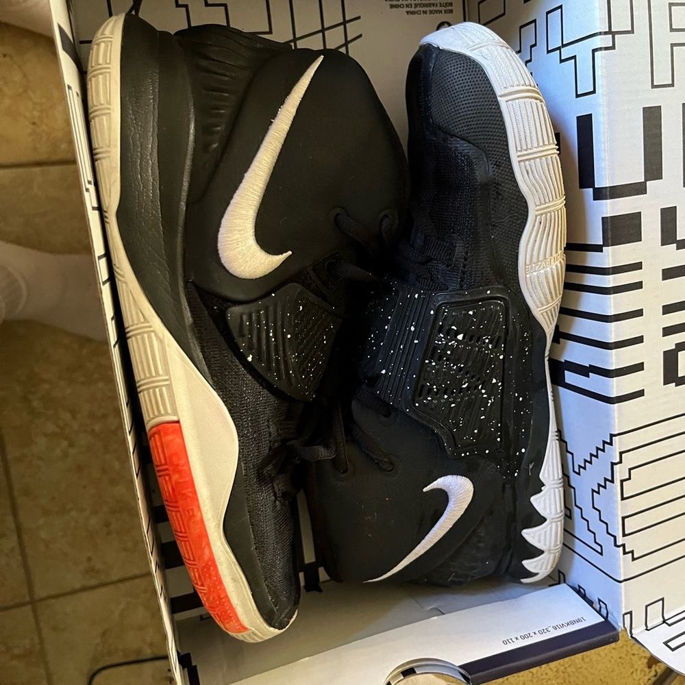 Kyrie 6 black and white, size 7